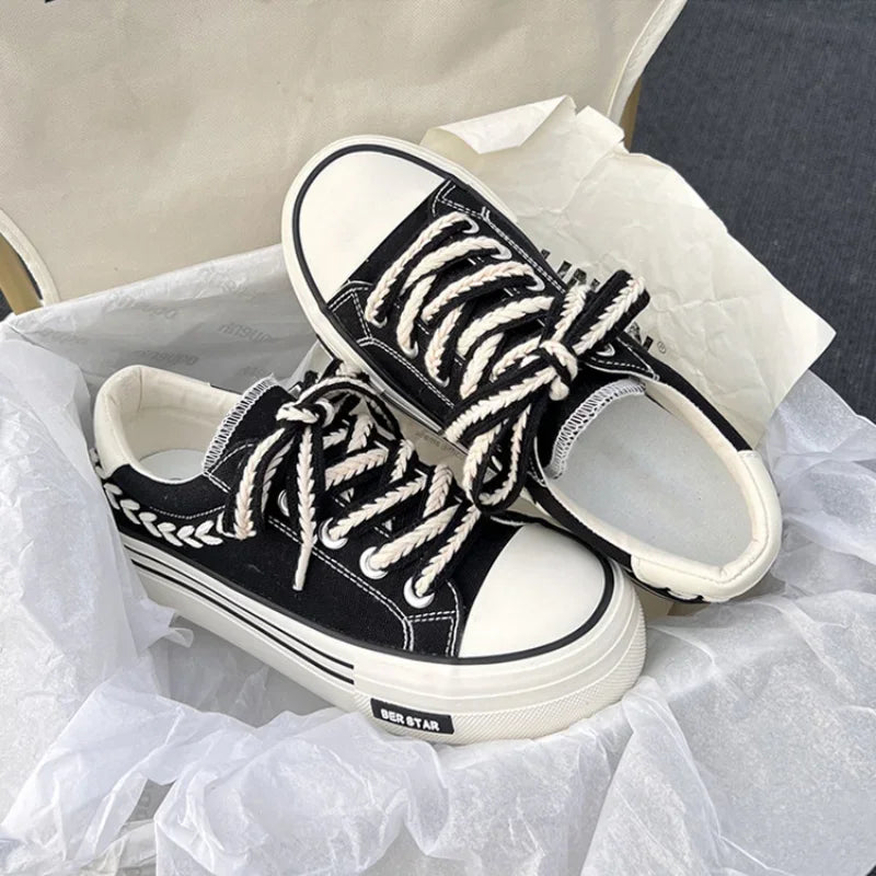 Damskie buty na wysokiej podeszwie