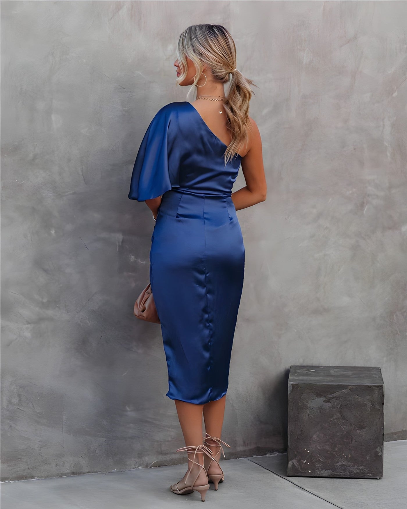 Natasza - Elegancka sukienka damska