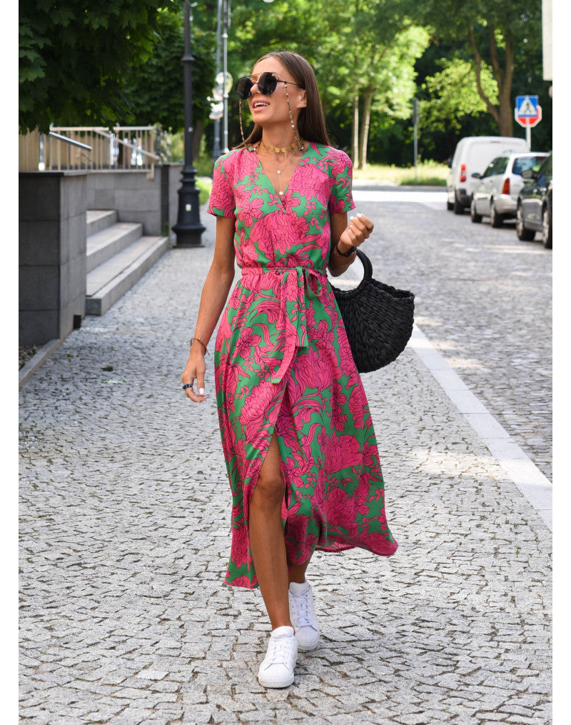 Elegancka sukienka Rina™ z kwiatowym nadrukiem i dekoltem w kształcie litery V, z krótkimi rękawami, zapewniająca świeży i kobiecy wygląd