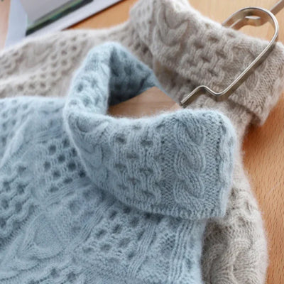 BOUCLÉ COUTURE Sweter z golfem