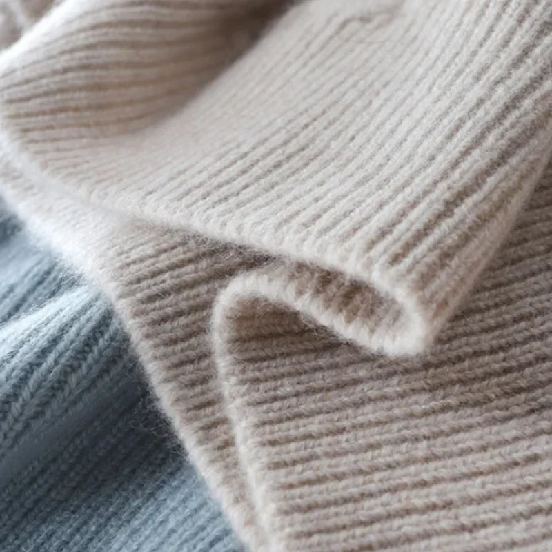 BOUCLÉ COUTURE Sweter z golfem
