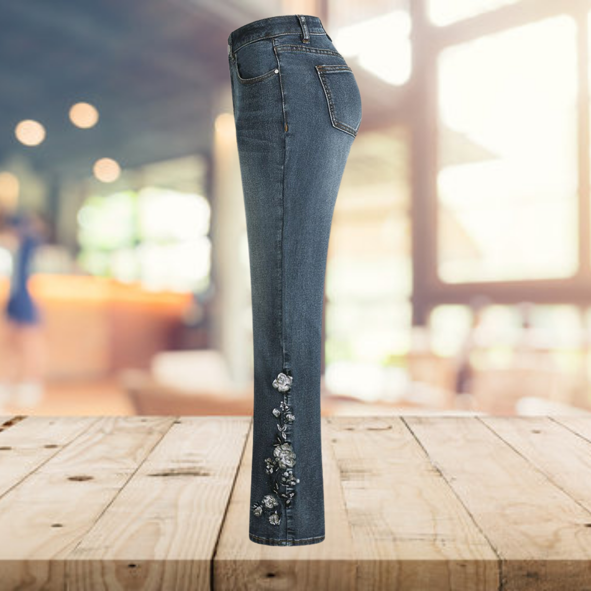 Yvonne – jeansowe spodnie z rozkloszowanymi nadrukami w stylu vintage