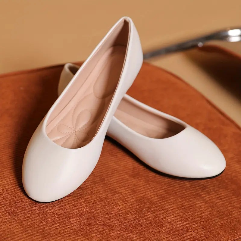 Eleganckie gładkie baleriny damskie