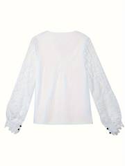 Jeya - T-shirt z kontrastową koronką i listwą na guziki
