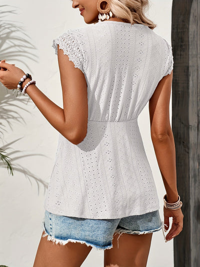 Modny lniany T-shirt damski – przewiewny letni top z dekoltem w kształcie litery V