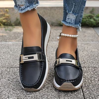 Damskie loafersy z metalową klamrą - wygodne loafersy na lato