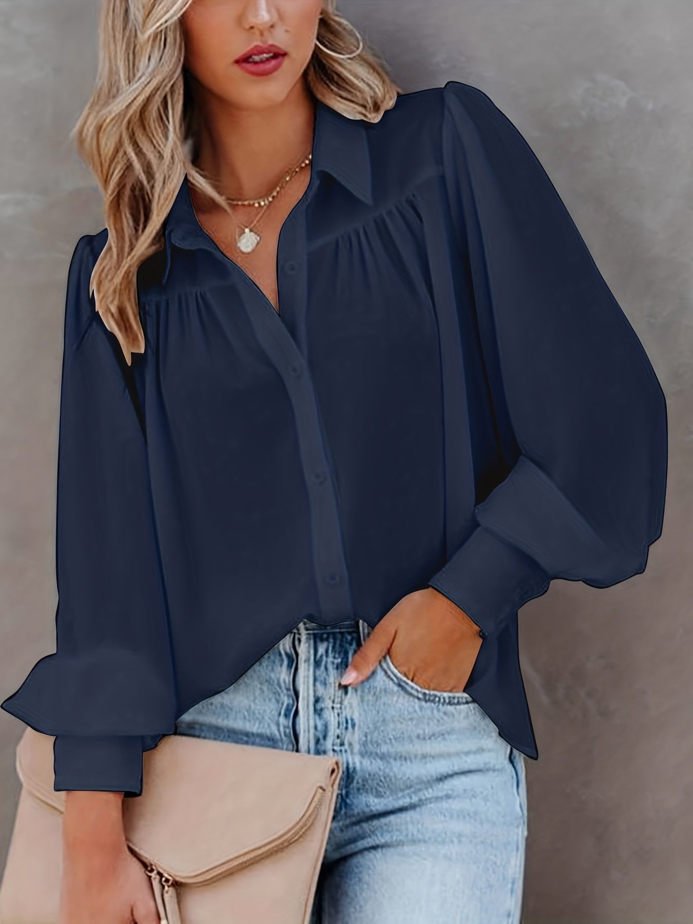 Letnia lniana bluzka damska - lekka, wygodna i stylowa, elegancka, modna, trendy