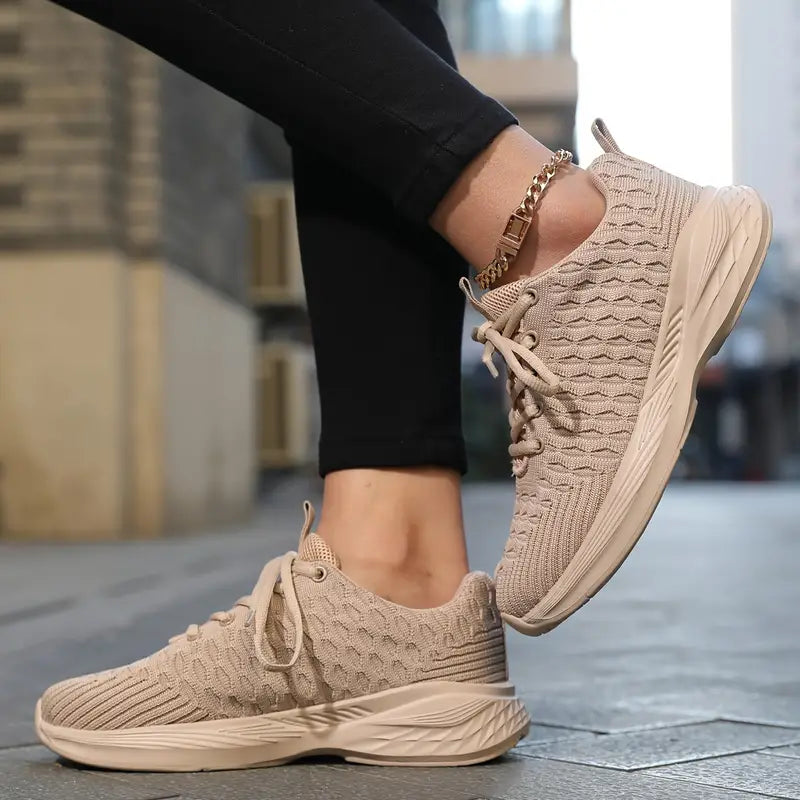 Casualowe buty z miękkim sznurowaniem w kroku