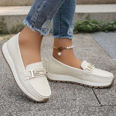 Damskie loafersy z metalową klamrą - wygodne loafersy na lato