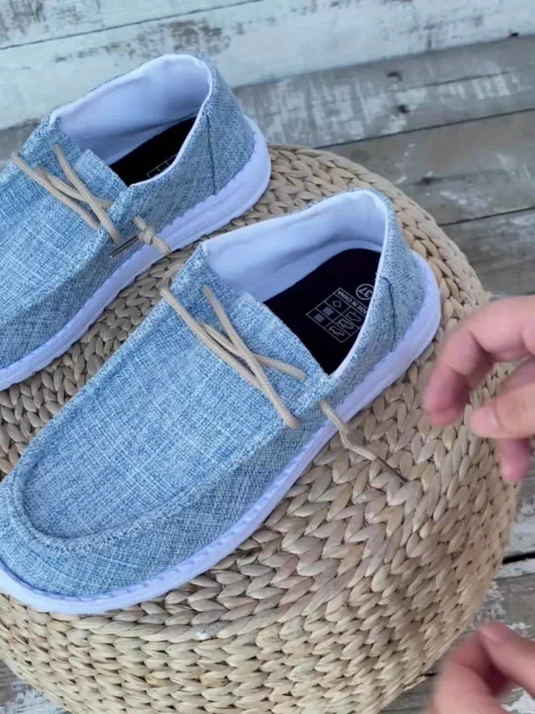 Letnie loafersy damskie - lekkie buty wsuwane z krowim wzorem