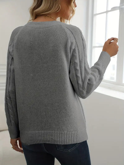 Amelia | Stylowy sweter z ozdobnymi guzikami