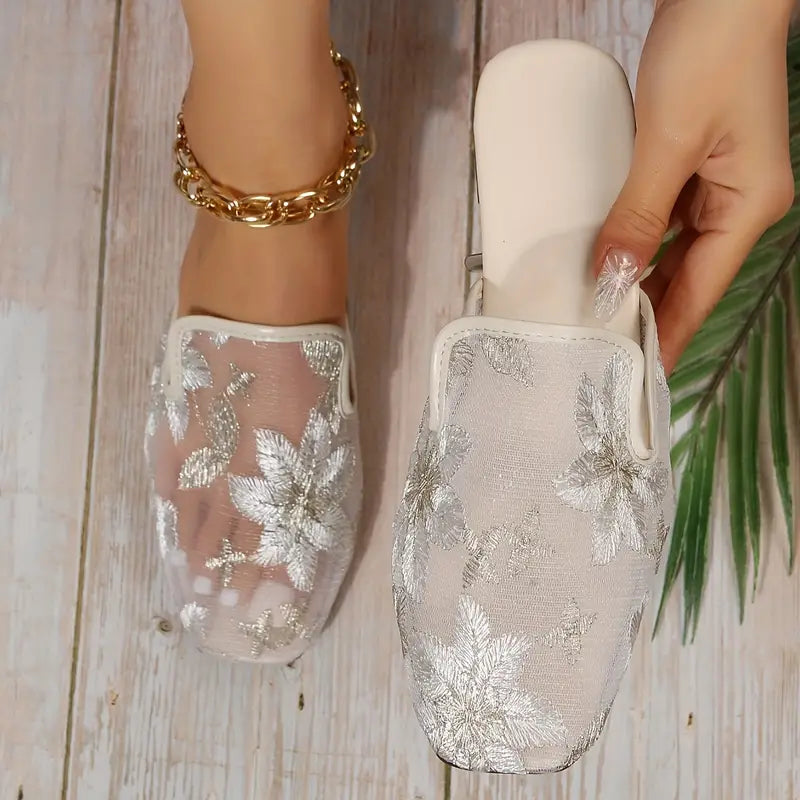 Eleganckie, haftowane buty wsuwane