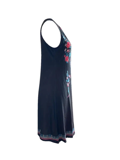 Czarna sukienka Boho z kwiatowym nadrukiem - letnia sukienka bez rękawów z dekoltem w szpic