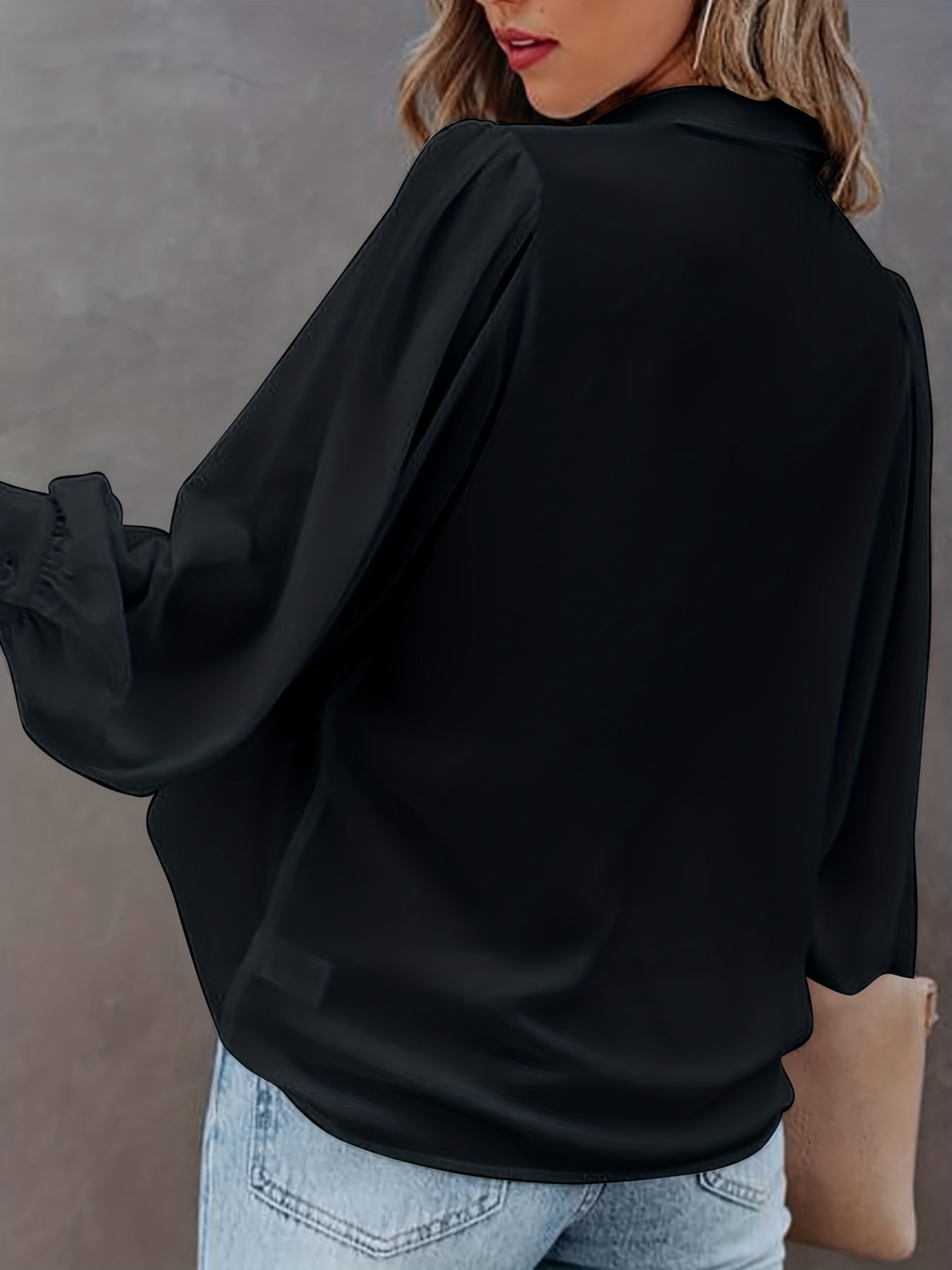 Letnia lniana bluzka damska - lekka, wygodna i stylowa, elegancka, modna, trendy