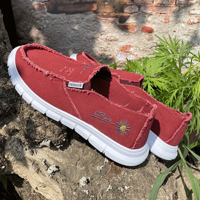 Letnie loafersy damskie - jeansowe loafersy z haftem w stokrotki