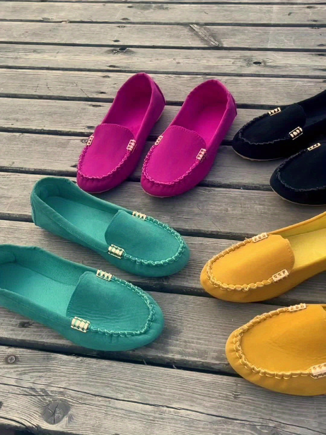 Loafer z metalowym elementem - wygodne buty wsuwane, lekkie i modne