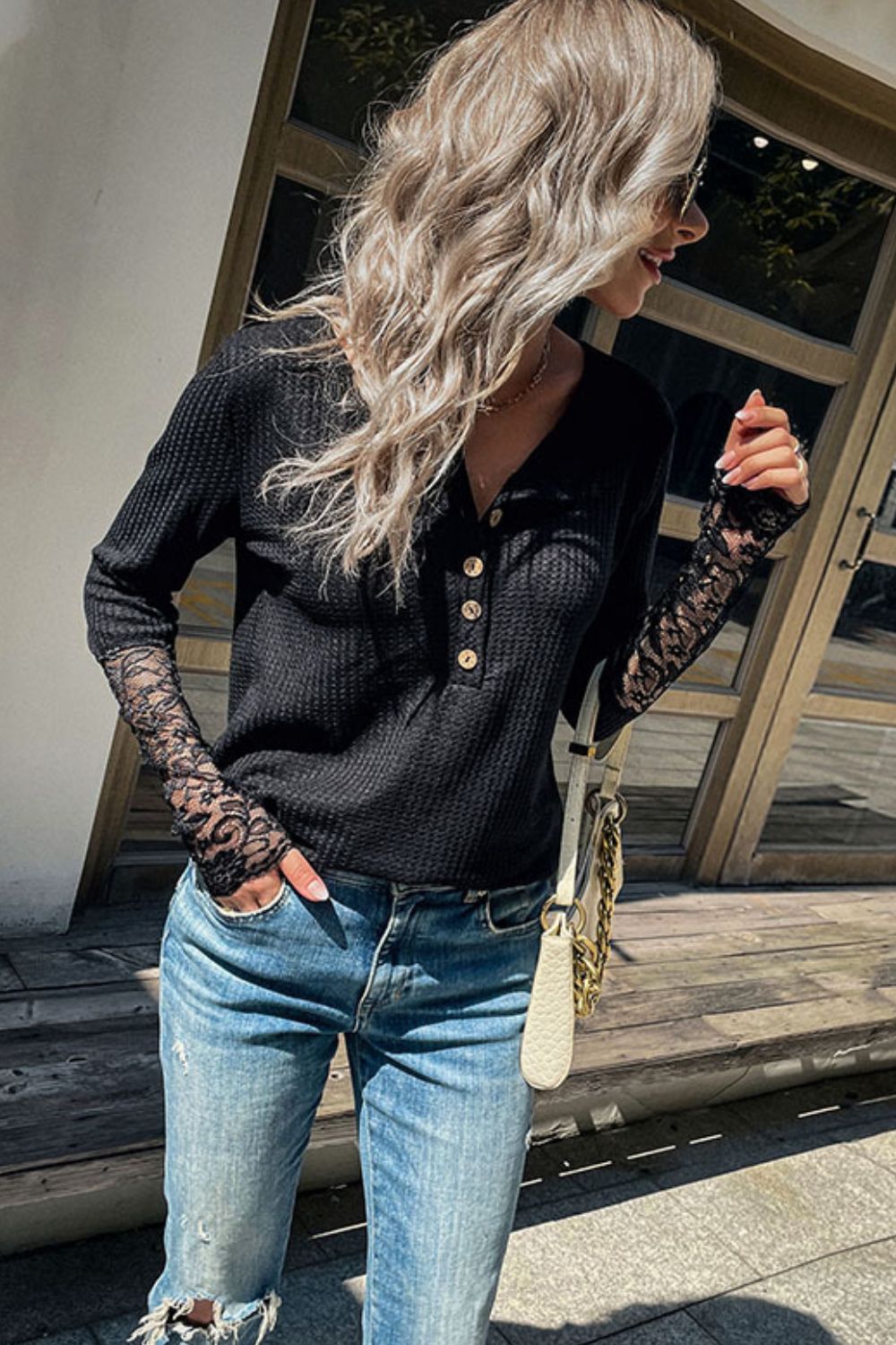 Top w stylu Belle z motywem koronki