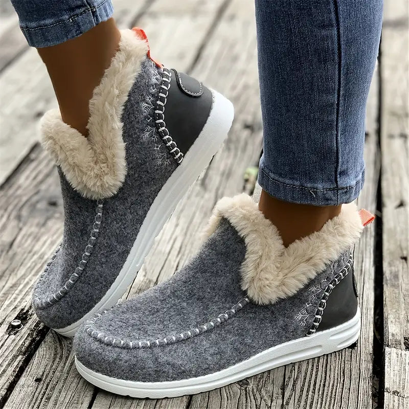 Buty zimowe - wygodne płaskie buty wsuwane z pluszową podszewką