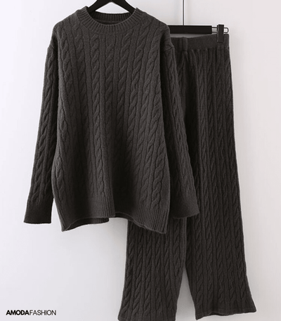 Sweter i spodnie w stylu krzyżowym na zimę
