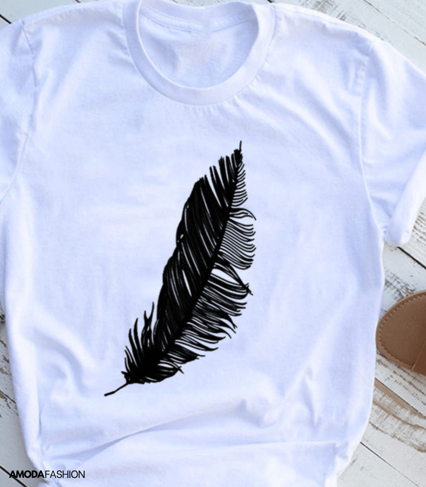 T-shirt z nadrukiem piór